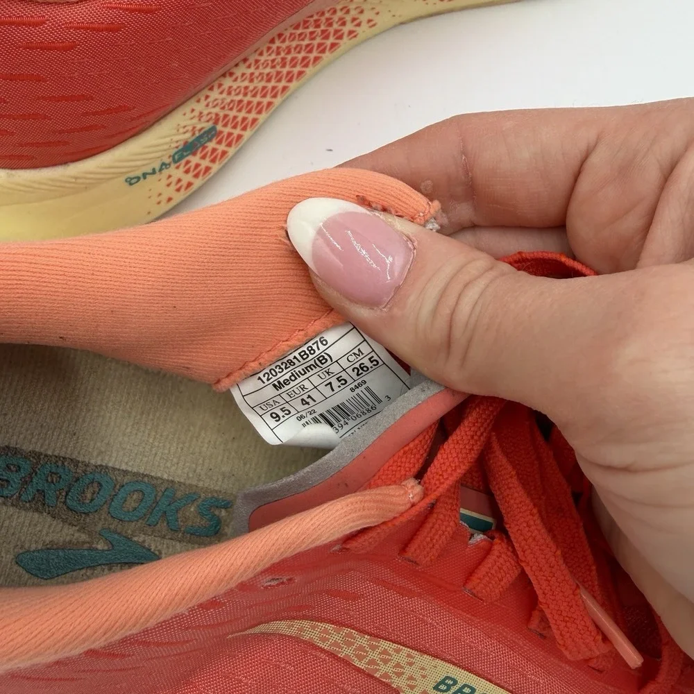 BROOKS Hyperion Tempo Women's Size 9.5 Coral‎ / Flan Running Shoes Athletic Gym